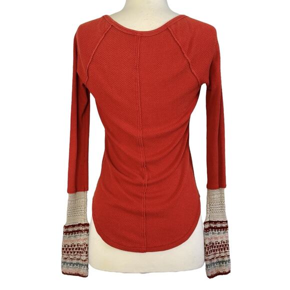 FREE PEOPLE Thermal Ski Lodge Top Orange Waffle Knit Crochet Cuffs Size Sz SP - Picture 7 of 11